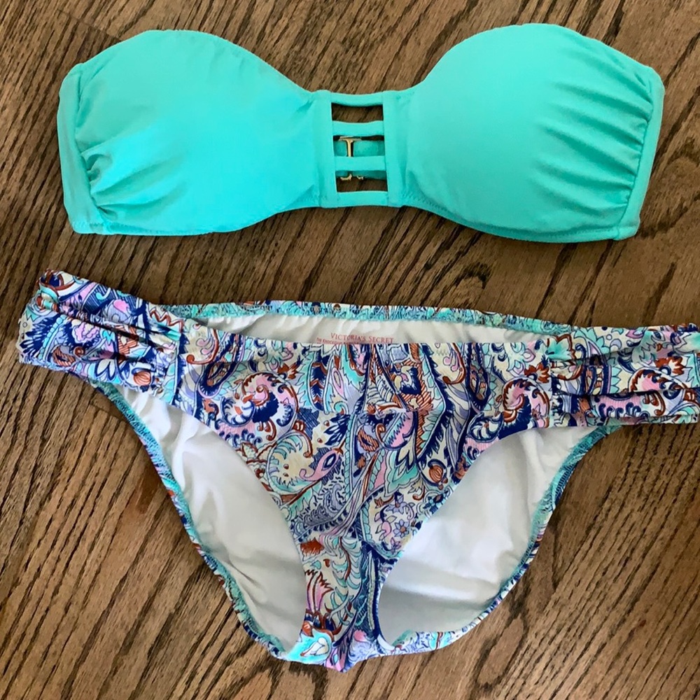 Victoria’s Secret bikini set